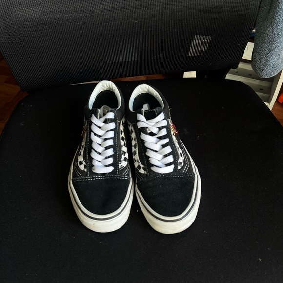 Vans Floral Butterfly Embroidered Checkered print suede sneakers size 6 women - Picture 2 of 8